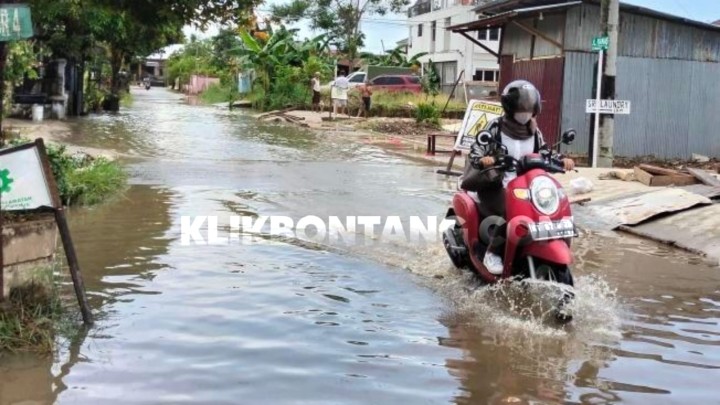 Hujan Lebat Mengguyur Bontang, Drainase Mampet Biang Banjir