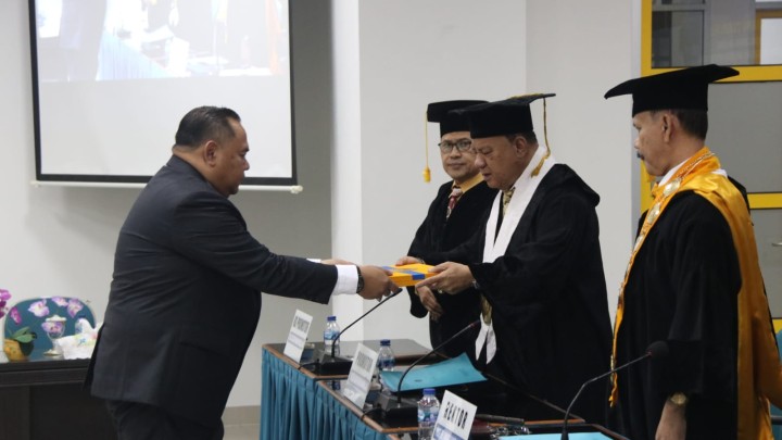 Kadis Kominfo Staper Kutim Lulus Sidang Terbuka Program Pascasarjana Promosi Doktor dengan Hasil Memuaskan