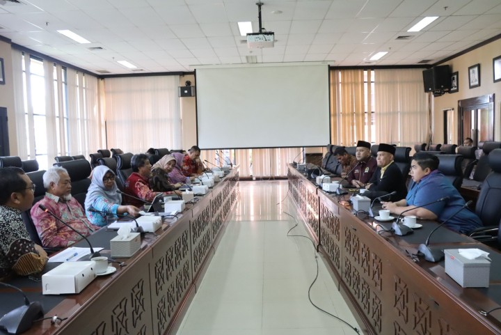 Komisi IV DPRD Kaltim Gelar RDP Soal TTP Tenaga Kesehatan