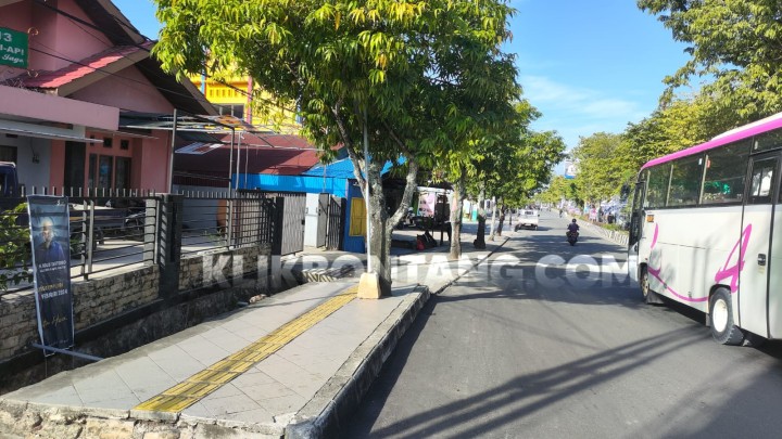 Proyek Trotoar dan Drainase Jalan Ahmad Yani Berlanjut; Dipercantik Habiskan Anggaran Rp 12 M