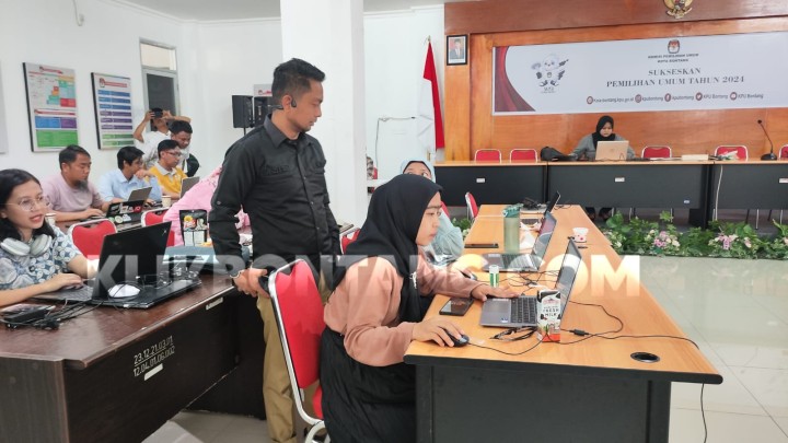 KPU Temukan 2 Ribu Data Ganda Pasangan Basri - Chusnul