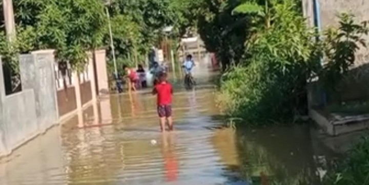 Sungai Bontang Meluap, Jalan di Pemukiman Belakang Dhanarta Terendam Banjir