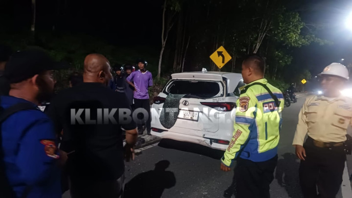Singgah Kencing di Pinggir Jalan Cipto Mangunkusumo, Mobil Ditabrak Remaja 16 Tahun