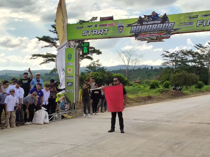Hadiri Kejurprov Balap Motor Seri ke-3, Kasmidi: Wadah Menyalurkan Bakat Pemuda