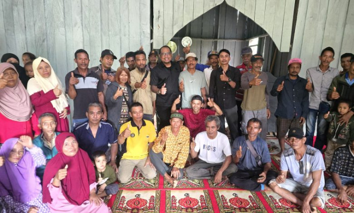 Kunjungi Desa Tepian Punan, Wabup Kutim Serap Aspirasi Warga dan Berikan Bantuan