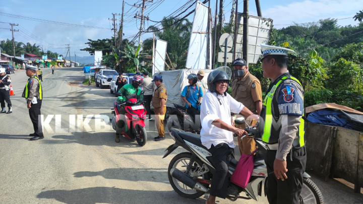 Masih Berlangsung ! Petugas Gabungan Gelar Razia di Tugu Selamat Datang