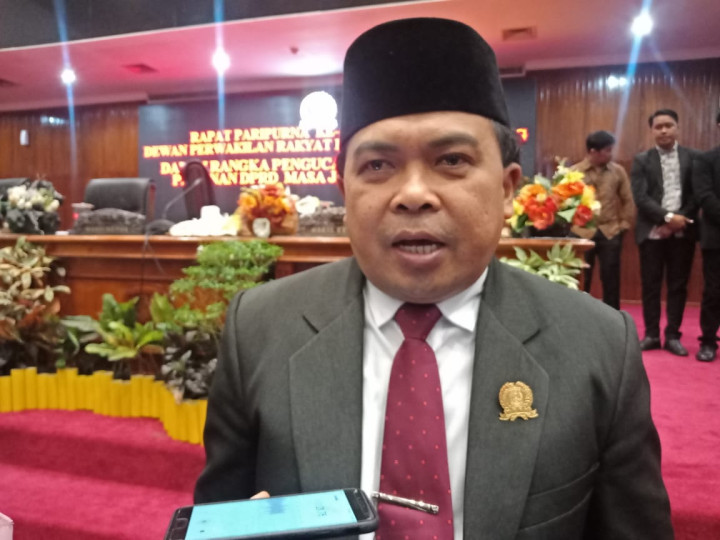 AH Minta Distribusi Seragam Sekolah Dipercepat
