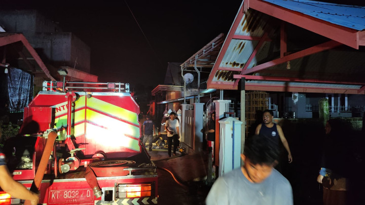 Breaking News: Kebakaran di Depan Aini Rasyfa Bontang