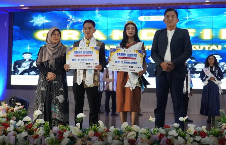 Gilang dan Geathrix Sabet Gelar Duta Pelajar Kutim 2024