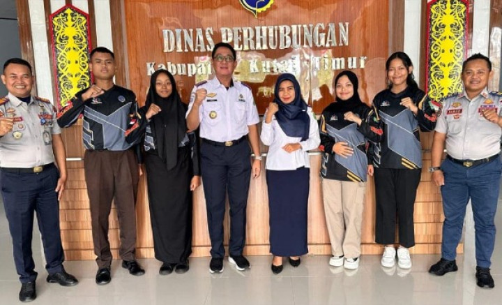 Kadishub Kutim Lepas Empat Pelajar ke Ajang Pelajar Pelopor Keselamatan Tingkat Provinsi