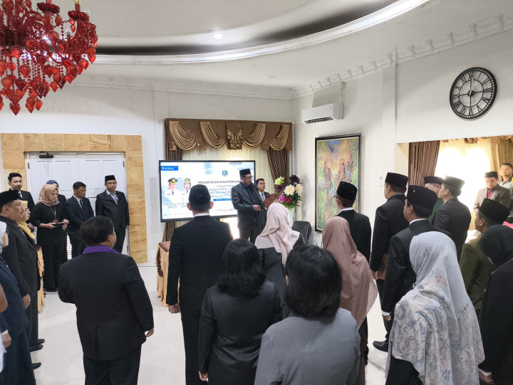 Pejabat Sekretaris DPM-PTSP yang Berkonflik dengan Pegawainya Dimutasi ke Disdamkartan