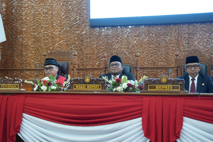 Wabup Kutim Hadiri Sidang Paripurna Pelantikan DPRD Kutim 2024-2029
