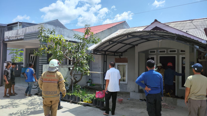 Rumah di Saleba Nyaris Terbakar, Api Muncul dari Plafon
