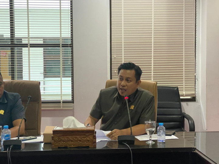 Sem Nalpa Minta Pemkot Segera Semenisasi Jalan di Kampung Timur Kanaan