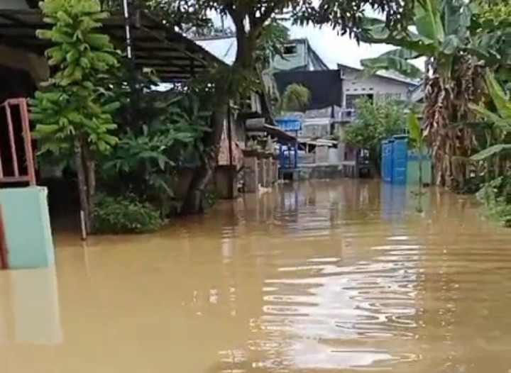 Banjir di RT 28 Api-Api, Warga Terpaksa Mengungsi