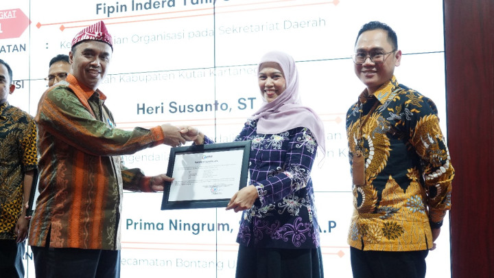Gagas Program Atasi Stunting dari Posyandu, Sekcam Bontang Utara Raih Penghargaan dari LAN-RI