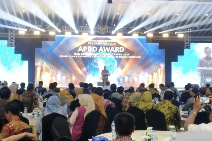 Mendagri Kritik Pemda Boros Pakai APBD, Habis Dipakai Rapat dan Studi Banding