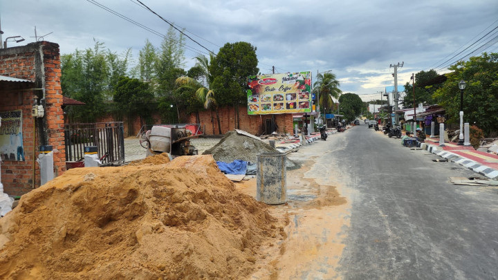 Tambahan Waktu 10 Hari Proyek Drainase Suryanata Sudah Habis; Tapi Pekerjaan Belum Tuntas