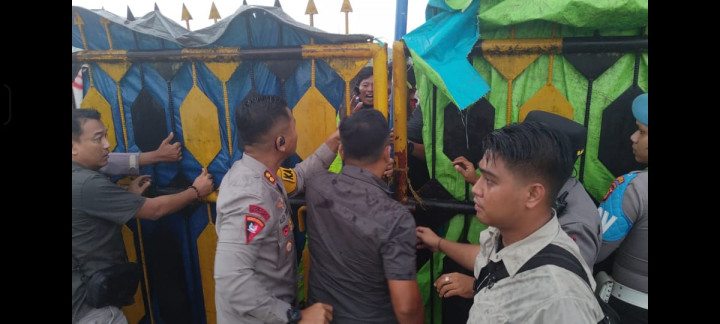 7 Pendemo PT Pertamina Hulu Sanga-Sanga Diangkut Polisi