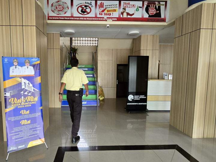 Masyarakat Bisa Lapor Soal Reklame IIegal lewat Online