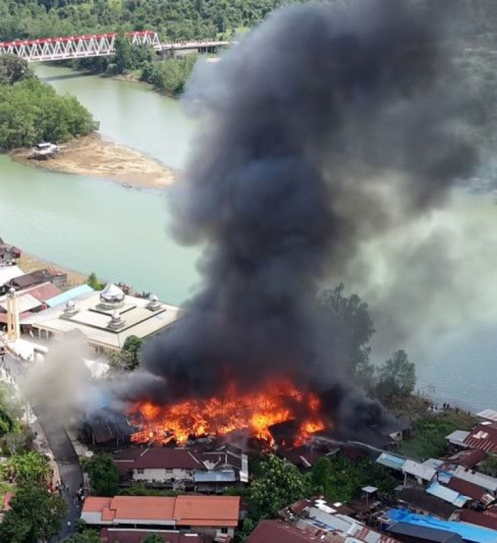 Kebakaran Hebat di Sanga-Sanga; Seorang Kakek Tewas Terbakar