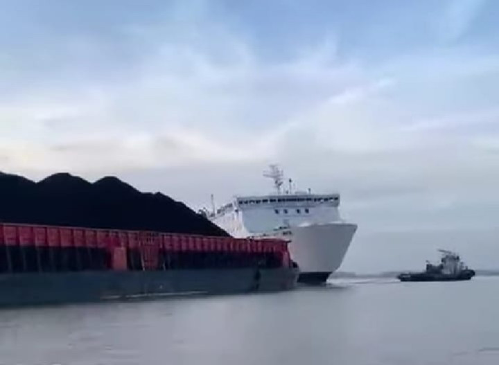 KM Dharma Kartika II Tabrak Kabal Tongkang Batu Bara di Sungai Barito
