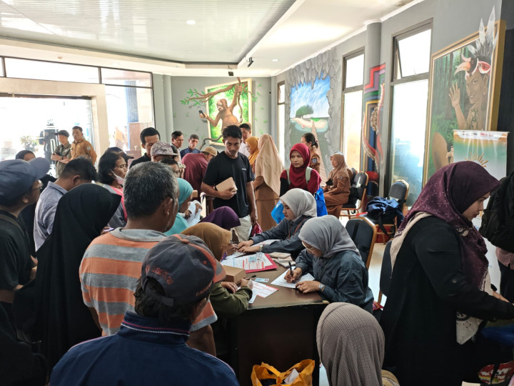 Program Bedah Rumah Neni - Agus Haris Mulai Dicairkan; 59 Rumah Masing-masing Dapat Rp 50 Juta