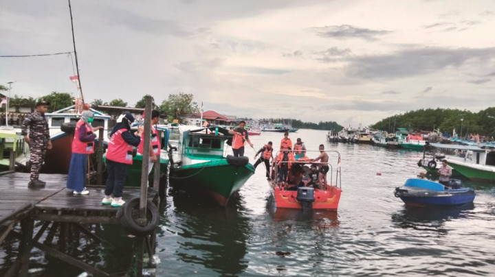 Insiden Kapal Penumpang Terbakar di Beras Basah; 1 Orang Penumpang Alami Luka Bakar
