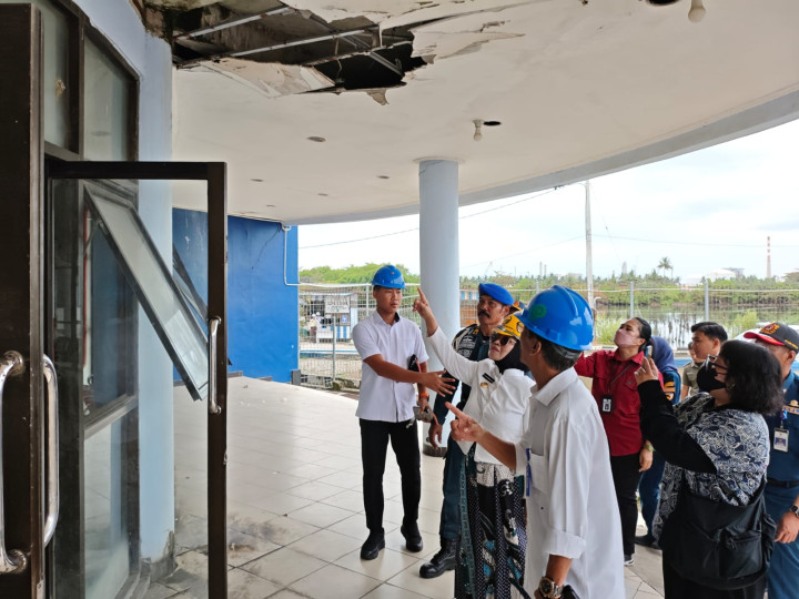 Tinjau Pelabuhan Loktuan, Neni Soroti Fasilitas Tak Layak dan Kumuh