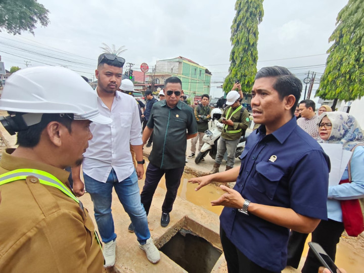Baru Dipercantik Taman Depan BPKAD Dihancurkan Demi Proyek Drainase, DPRD: Buang-Buang Anggaran