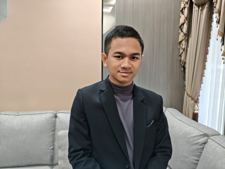 Mengenal Enri Ahmed; Remaja Berprestasi Asal Bontang Jadi Sarjana di Usia 17 Tahun di Yaman