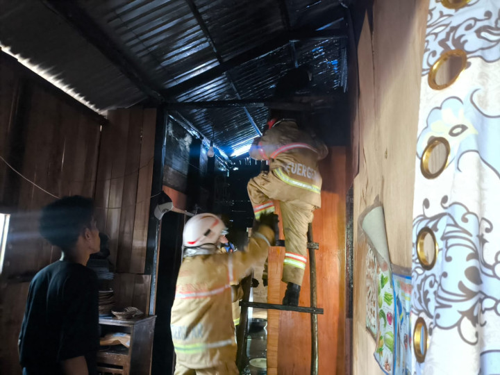 Rumah di Kampung Masdarling Nyaris Ludes Terbakar Akibat Korsleting Listrik