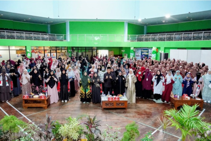 Bunda Neni Ajak Muslimah Bontang Perkuat Iman Lewat Al-Qur’an