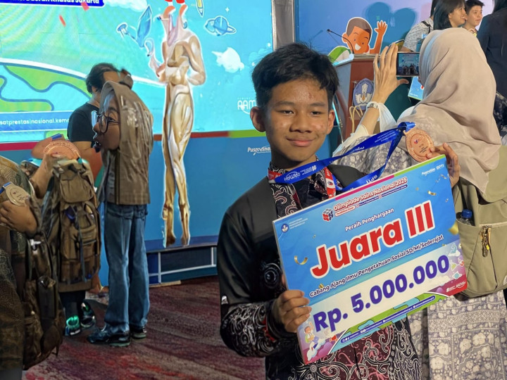 Dari Ruang Kelas ke Panggung Nasional: Kisah Prestasi Siswa Bontang Raih Juara OSN IPS