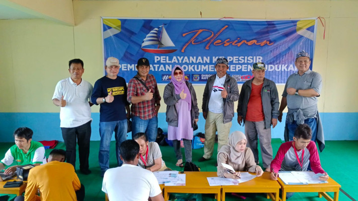 Disdukcapil Bontang Layani Warga Pesisir  Tanpa ke Kota Melalui Program Pelesiran