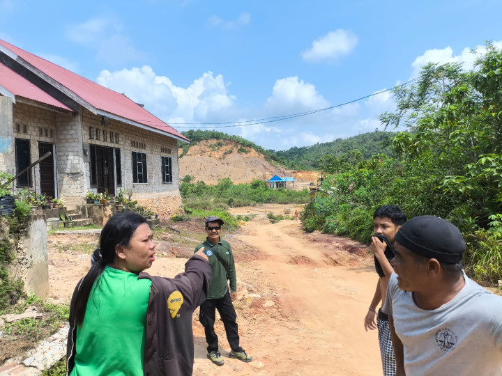 Keluhkan Pondasi Rumah Amblas; Warga Adu Mulut dengan Penanggung Jawab Galian C