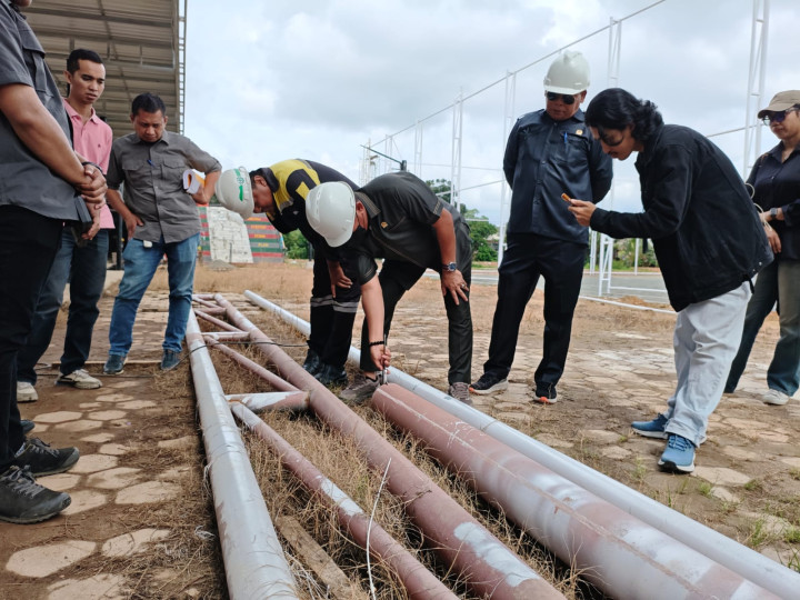 Komisi C DPRD Bontang Sidak Proyek Mini Soccer di HOP 1, Ukur Pipa hingga  Cek Progres