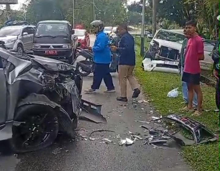 Lakalantas di BTN PKT; Dua Mobil Terlibat Adu Banteng, Salah Satu Pengemudi Alami Micro Sleep