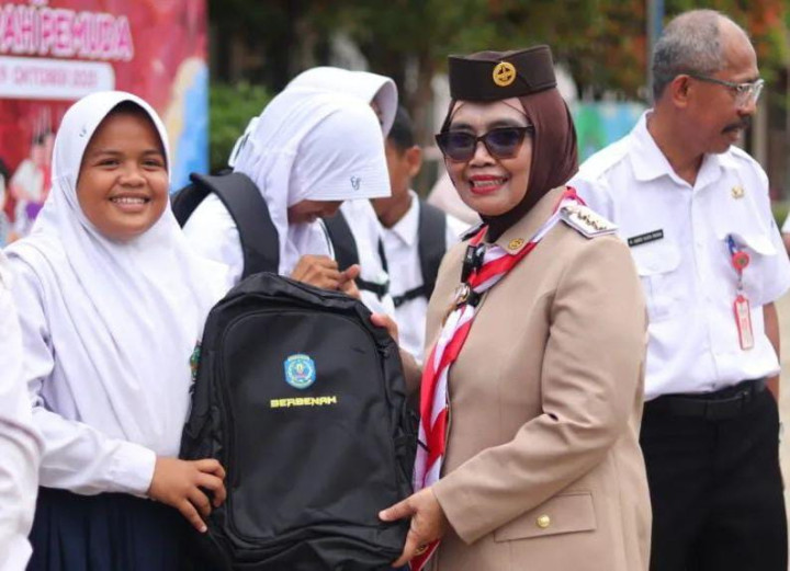 Program Prioritas Mulai Diwujudkan; Pemkot Bontang Bagikan Tas Sekolah Gratis ke Pelajar