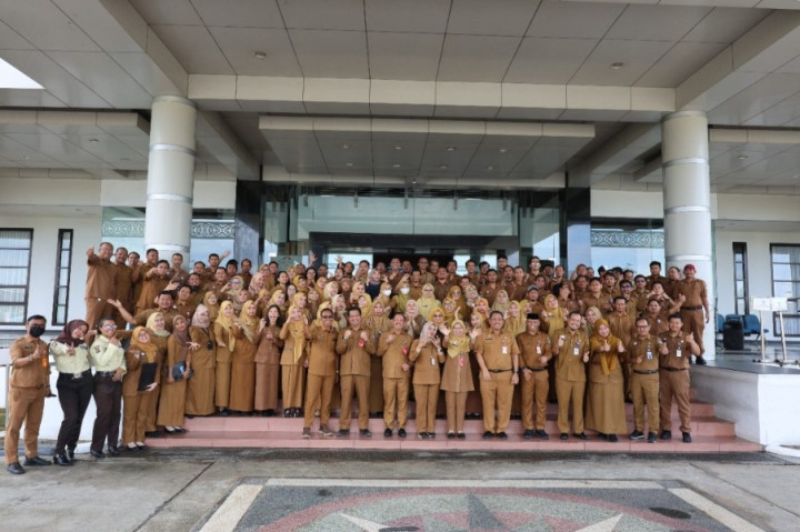 Sekda Aji Erlynawati Sampaikan Pesan Perpisahan di Apel Setda Bontang