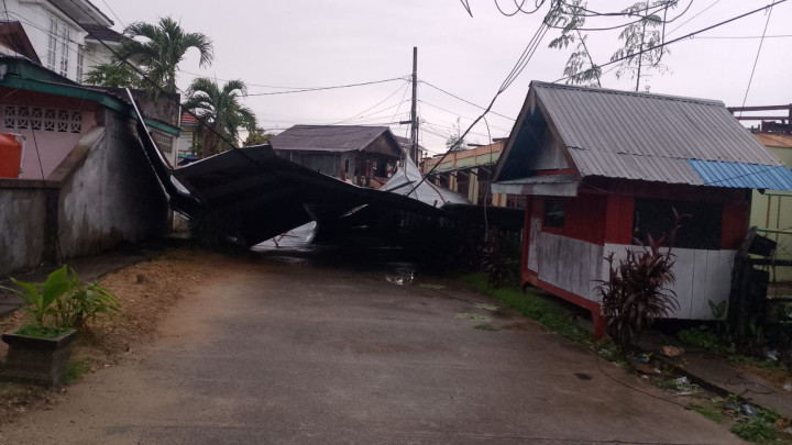 Atap TK Yapim Al-Muhajirin Tanjung Laut Indah Ambruk, Diterjang Hujan Lebat Disertai Angin Kencang