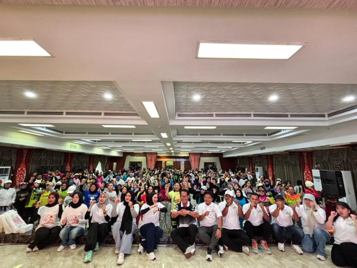Dispopar Dorong Gaya Hidup Sehat Lewat Zumbathon 2025