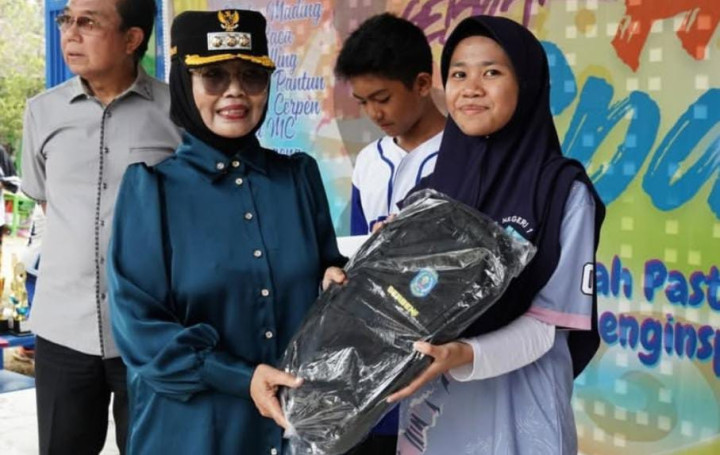 HUT SMP Negeri 1 Bontang Ke-42 Berlangsung Meriah; Pemkot Ingatkan Jasa Para Guru