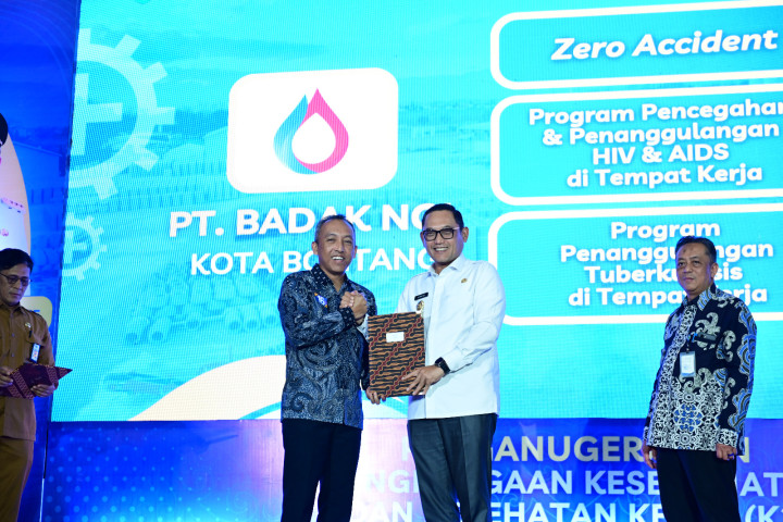 Inisiatif Kesehatan dan Keselamatan Badak LNG Diganjar Tiga Penghargaan Provinsi