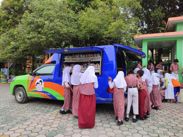 Perpustakaan Keliling Jadi Media Peningkatan Literasi di Tiap Sekolah; Disdikbud Harap Program Terus Berjalan