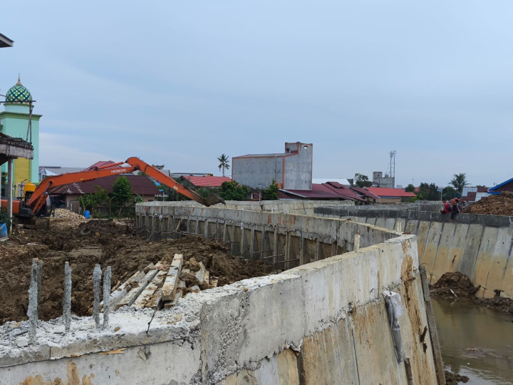 3 Kali Diterjang Banjir; Proyek Turap Rp 15,8 Miliar di Api-Api Dapat Tambahan Waktu, Tanpa Denda
