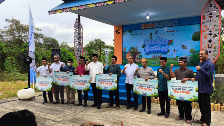 Berbagi Kebahagiaan, Pupuk Kaltim Salurkan Bantuan Rp410 Juta di Momen HUT ke-48
