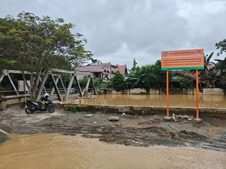 Hujan Sedari Pagi; Air Sungai di Api-Api Mulai Meluap, Ketinggian Diprediksi Meningkat