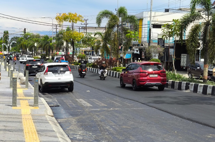 Jalanan Kota Bontang Mulai Mulus; Pengaspalan Dilakukan Bertahap