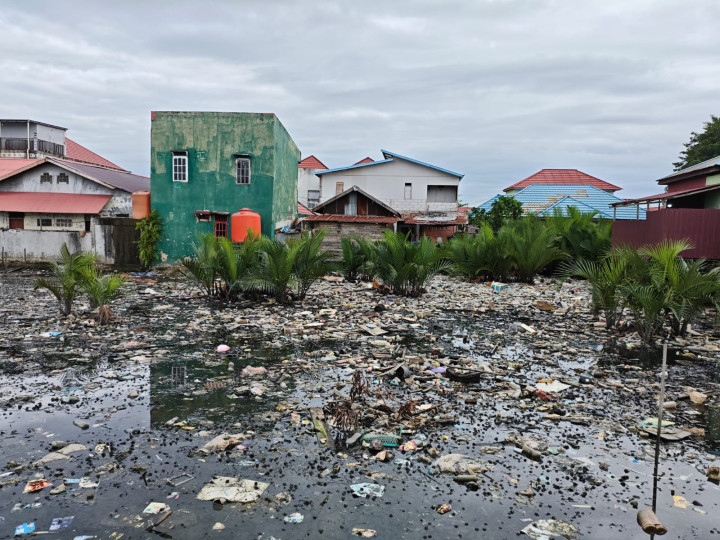 Laut Bontang Masih Jadi Tempat Sampah Raksasa; Bau Busuk saat Air Surut, Hewan Buas Kerap Muncul